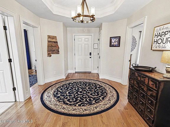 3rd image of 44 Stoneview Summit Ct