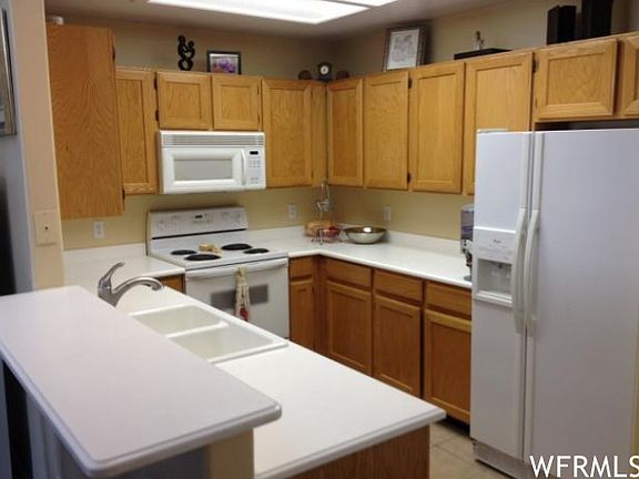 4th image of 3804 S Canyon River Way Unit 2
