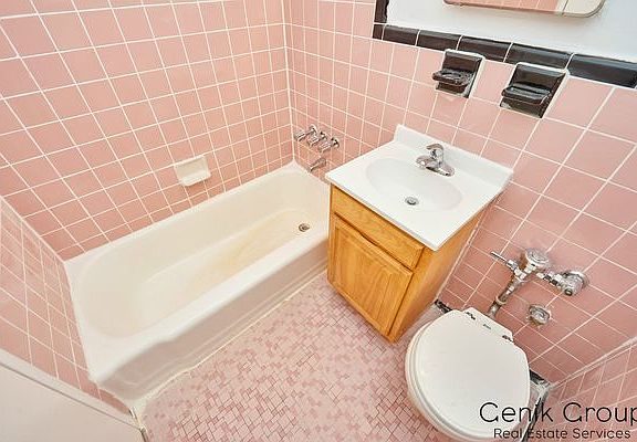 5th image of 147 Elizabeth St #5B1