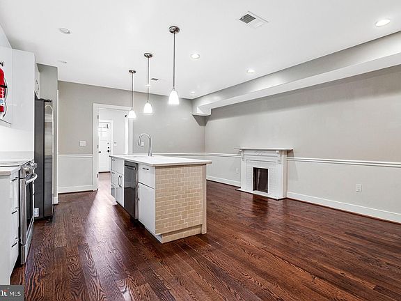 5th image of 4005 7th St NE APT 2