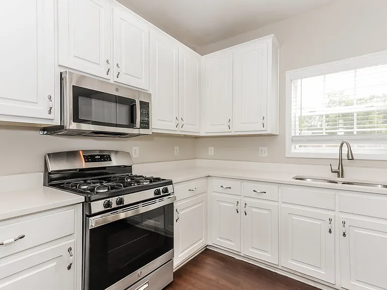 5000 Dockside Dr — Photo 8