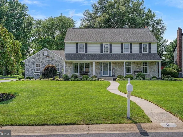8 Lombardy Dr, Wilmington, DE 19803