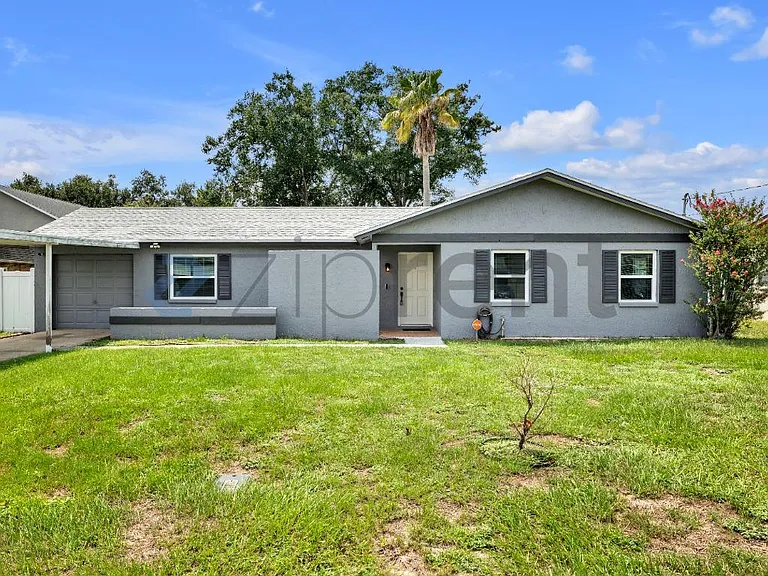 11706 Oban Ave — Photo 1