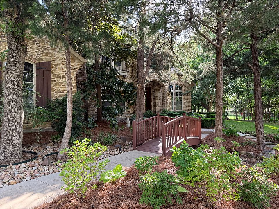 1st image of 427 Wyndemere Blvd