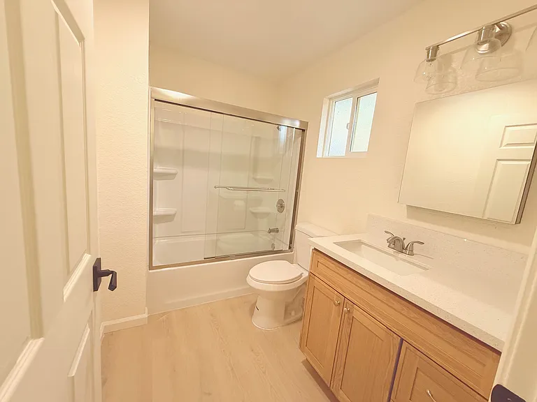1561 Royal Way — Photo 10