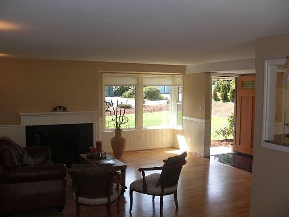 3rd image of 16922 NE 23rd Pl