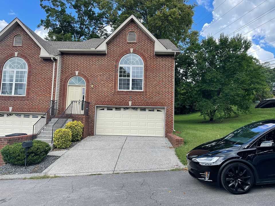 Corner unit on the front row of the Townhomes of Brentwood Subdivision