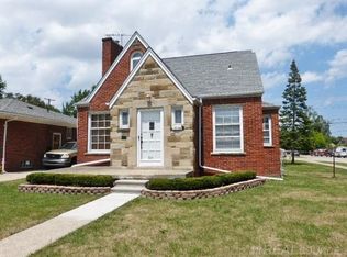 15163 Camden Ave, Eastpointe, MI 48021