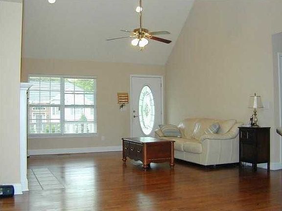4th image of 187 Hidden Oaks Dr