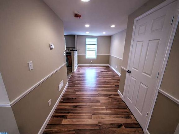 3rd image of 631 Rosalie St