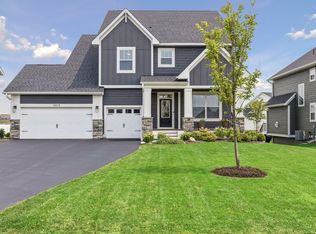 5019 Airlake Dr, Woodbury, MN 55129