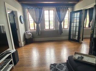 314 W Main St APT 2F, St Charles, IL 60174