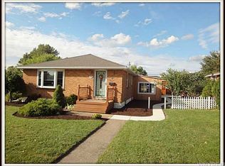 136 Angelacrest Ln, Buffalo, NY 14224