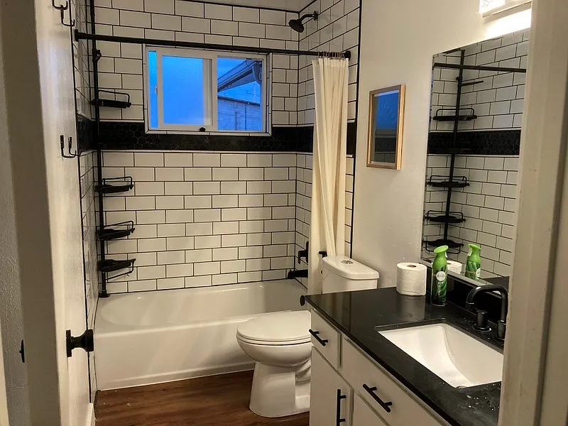 Private Room, utilities included! — Photo 4