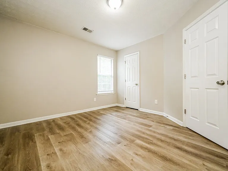 409 Grove Park Dr — Photo 14