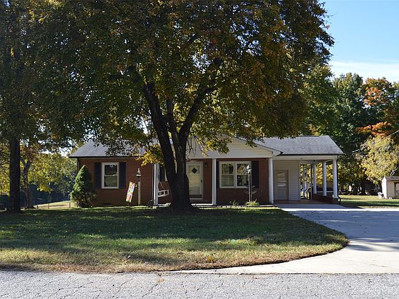 3rd image of 171 Wright Ln
