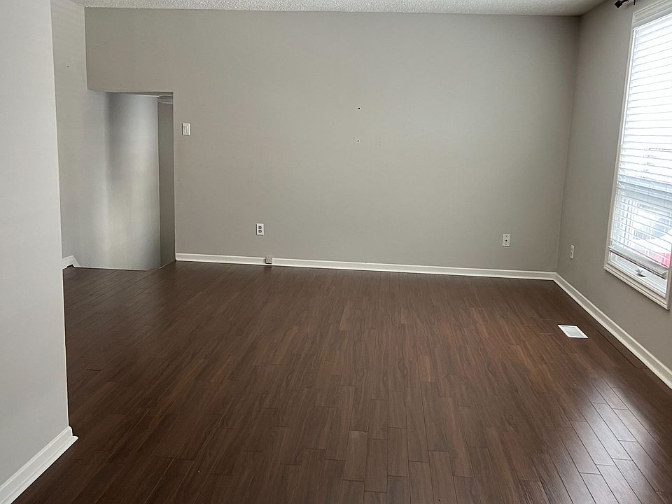 1st image of 20 Glenbrook Dr
