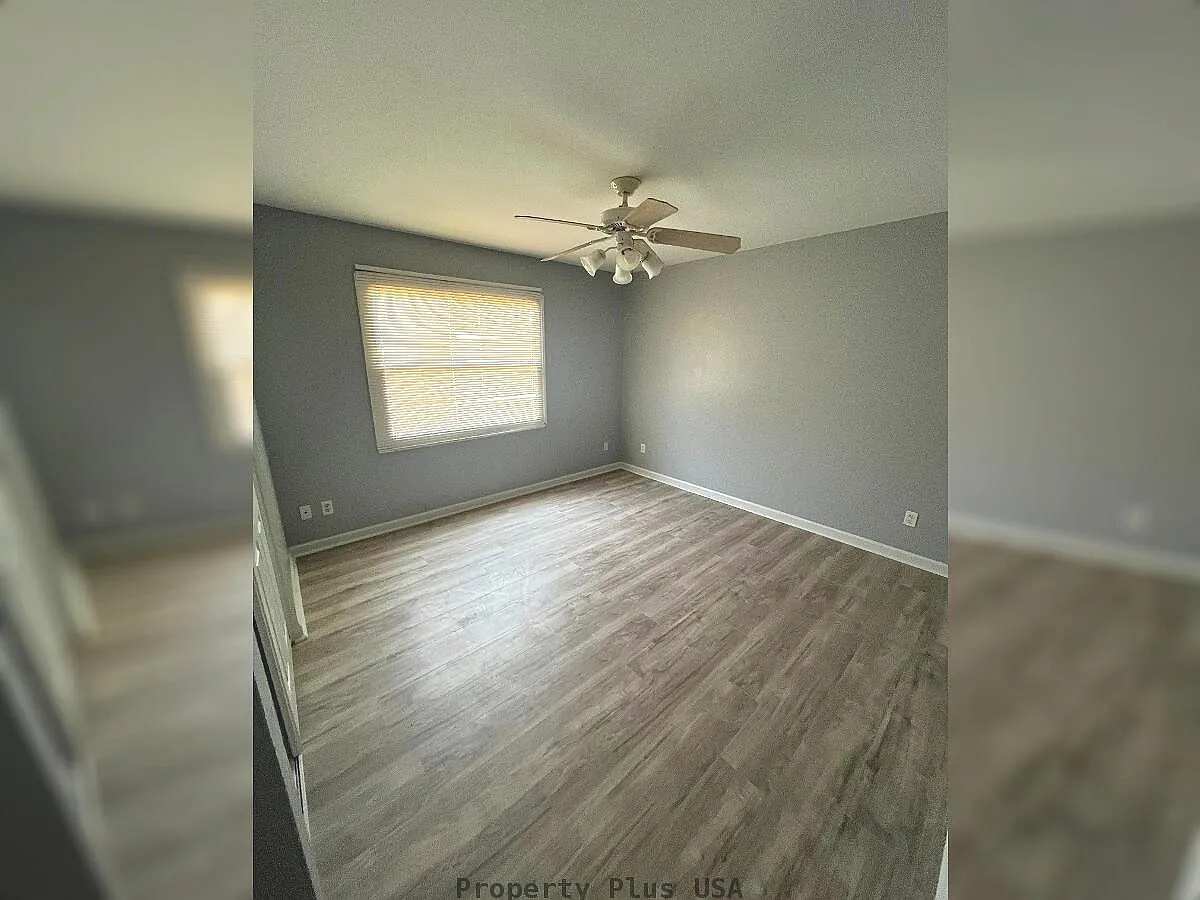 2 bed, 2.0 bath, 1008 sqft, $1,350 — Photo 4