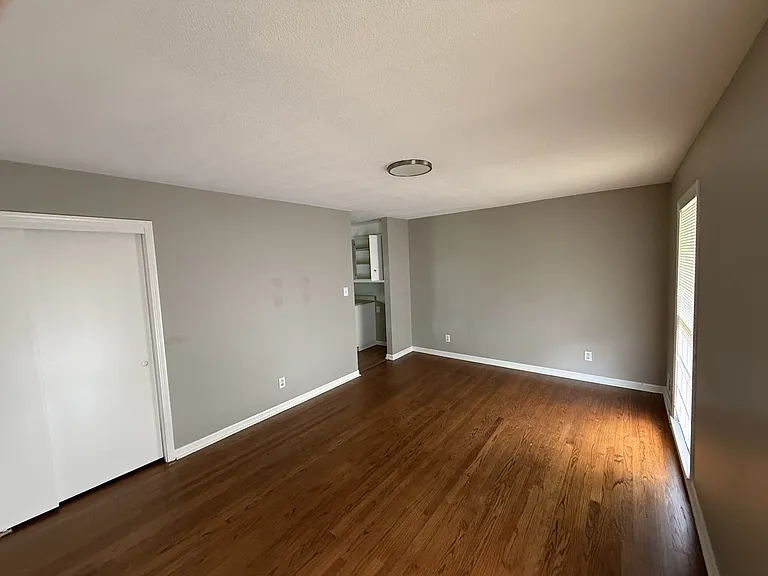 120 Woodbine Ter — Photo 8