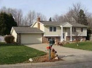 128 Wedgewood Dr, Charlotte, MI