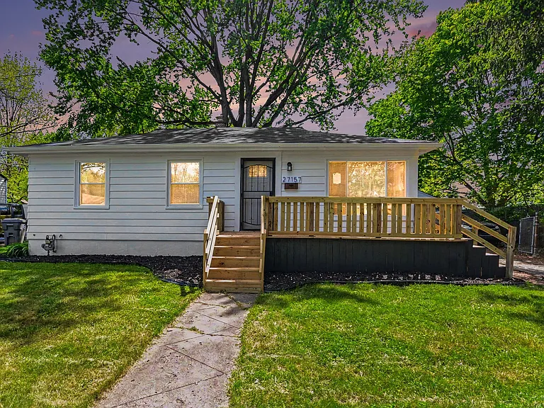27157 Lucerne Dr — Photo 1