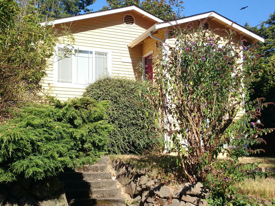 1st image of 2635 Mayfair Ave N