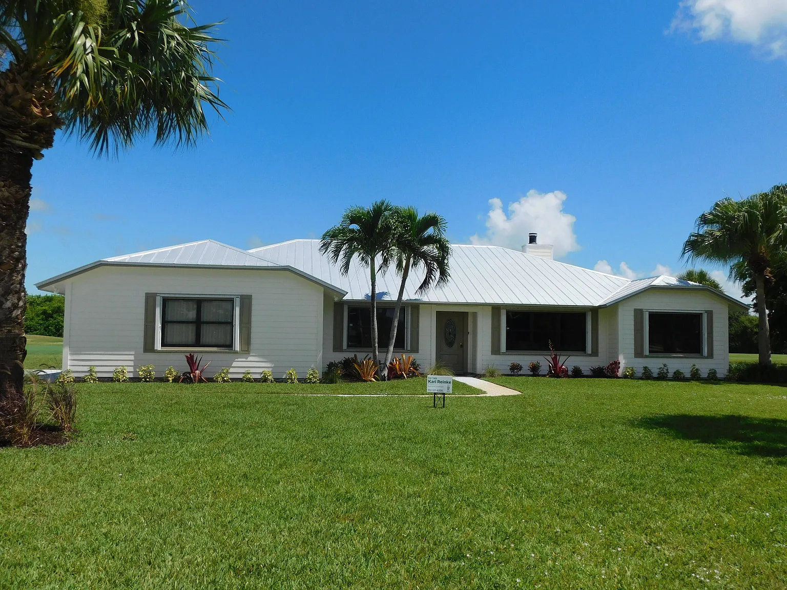 4 bed, 2.0 bath, 1991 sqft, $4,000 — Photo 1