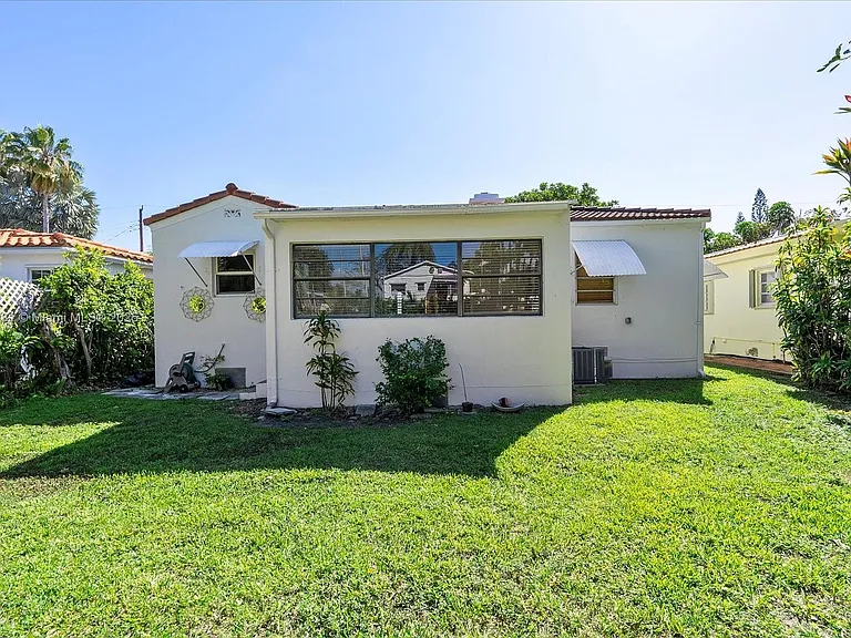 8826 Emerson Ave — Photo 25