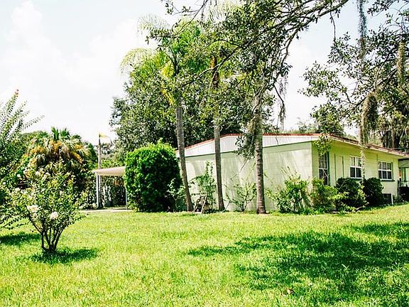 2nd image of 810 E River Dr