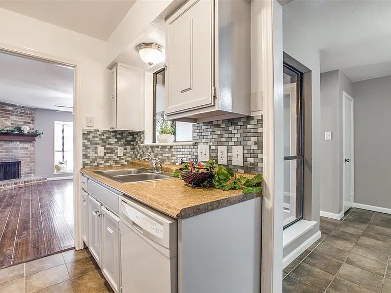 2103 Place Rebecca Ln #D4 — Photo 18