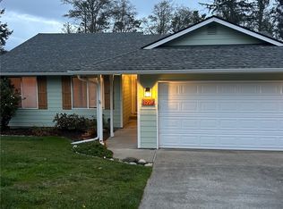 1970 Buckthorn St, Oak Harbor, WA 98277