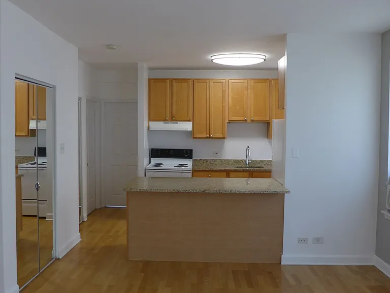 808-12 W Junior Terrace — Photo 33