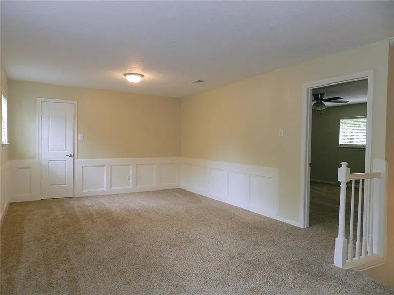 9403 Oxted Ln — Photo 20
