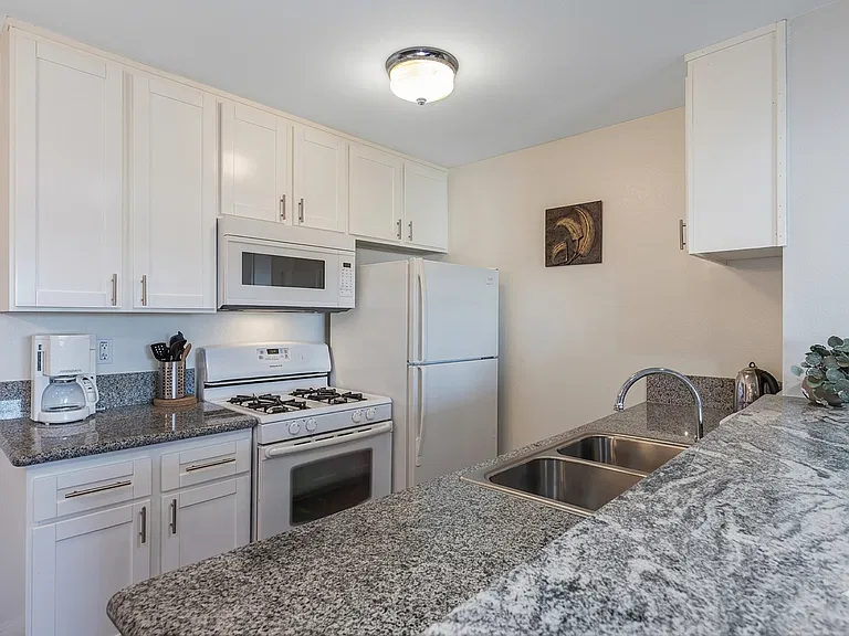 4727 W 147th St #202 — Photo 3