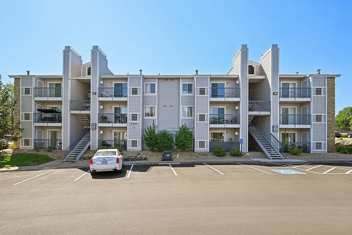 Building Photo - Hunter's Run Apartments