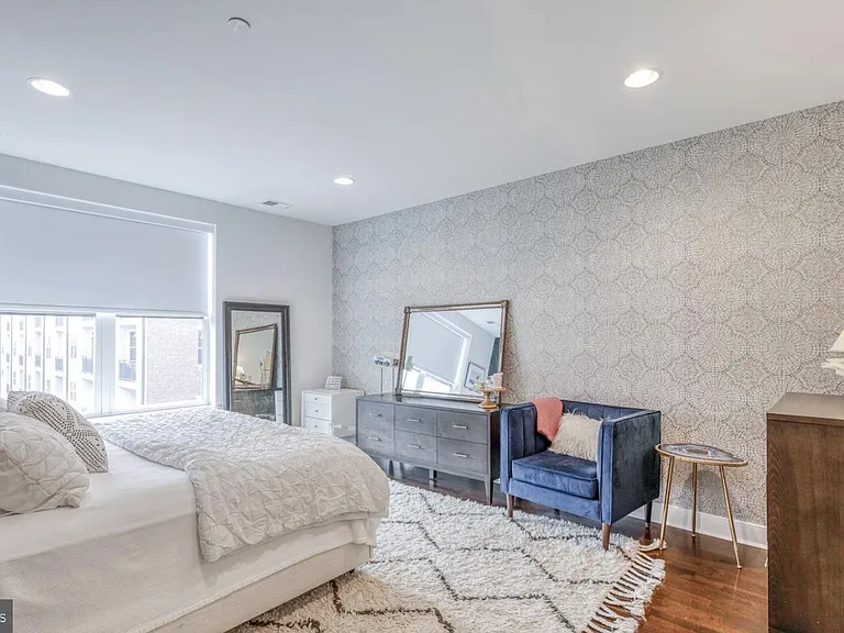 600 S 24th St #304 — Photo 14