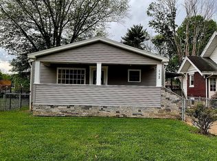 206 E 2nd St, Silver Grove, KY 41085