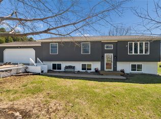 2425 Kenway Blvd SW, Cedar Rapids, IA 52404