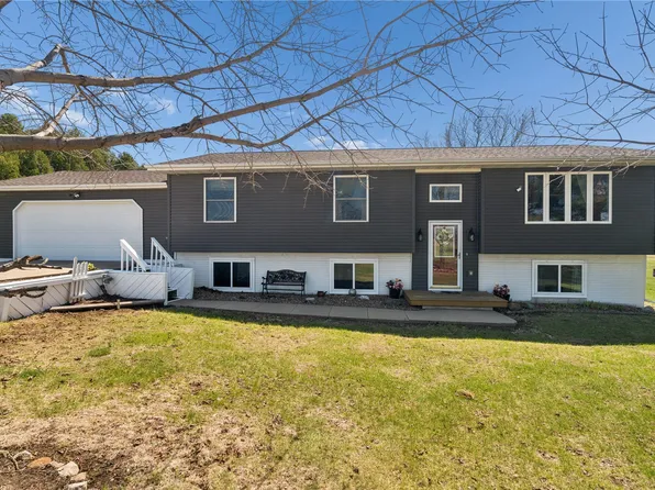 2425 Kenway Blvd SW, Cedar Rapids, IA 52404