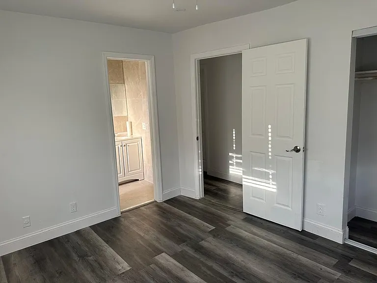 1060 SW 5th Ter — Photo 7