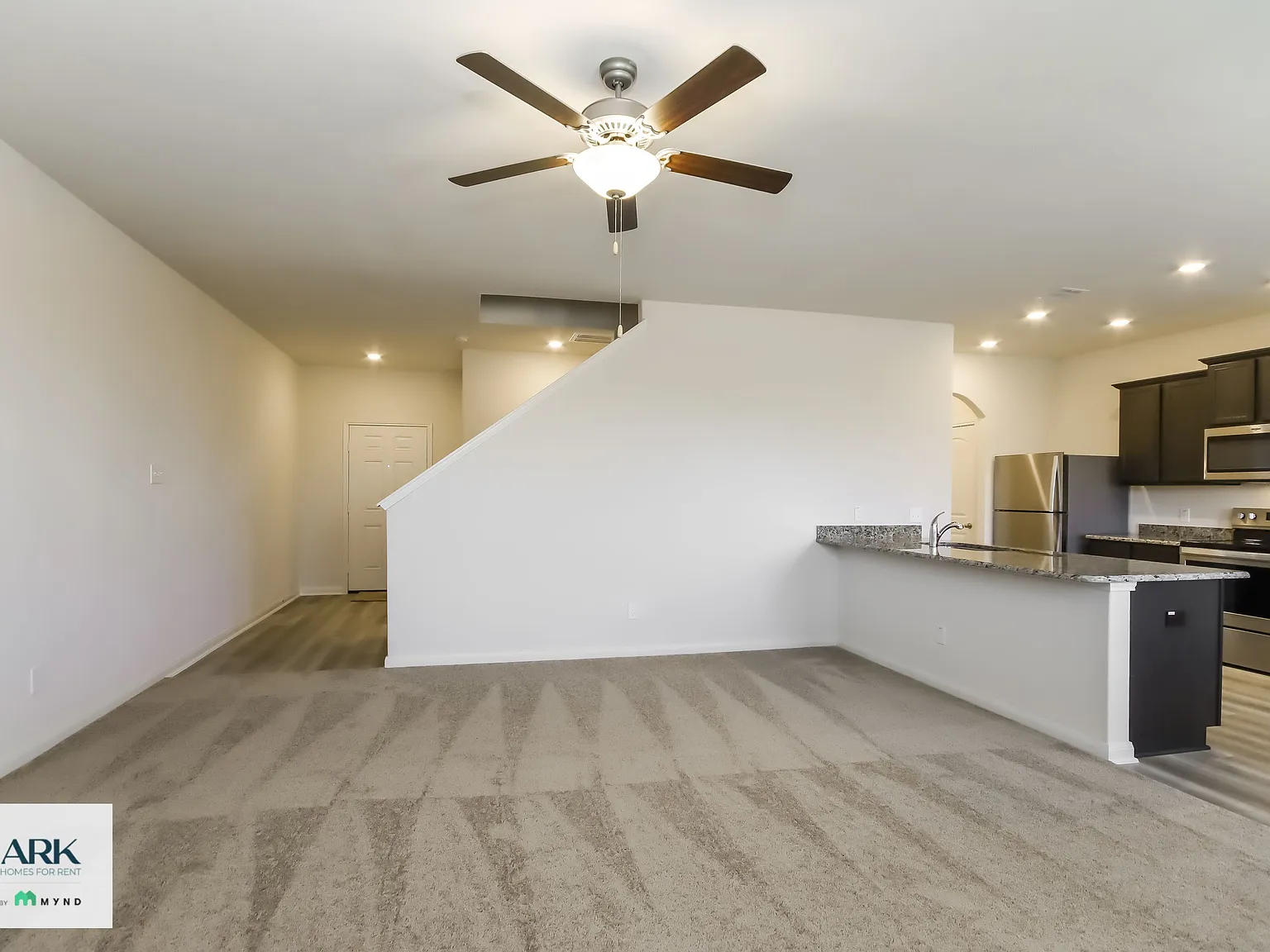 3 bed, 2.5 bath, 1882 sqft, $2,290 — Photo 3