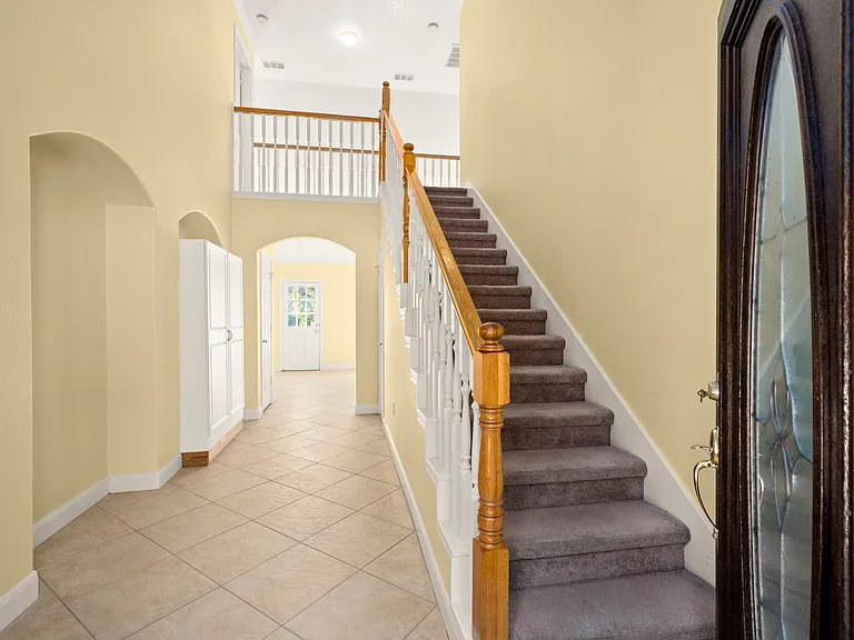 3212 Glastonbury Dr — Photo 3