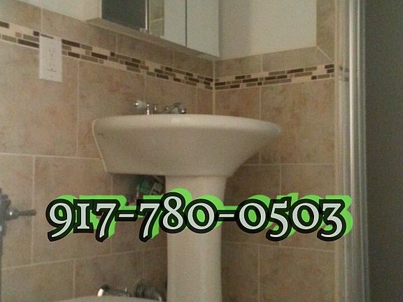 5th image of 13955 35th Ave APT 1F