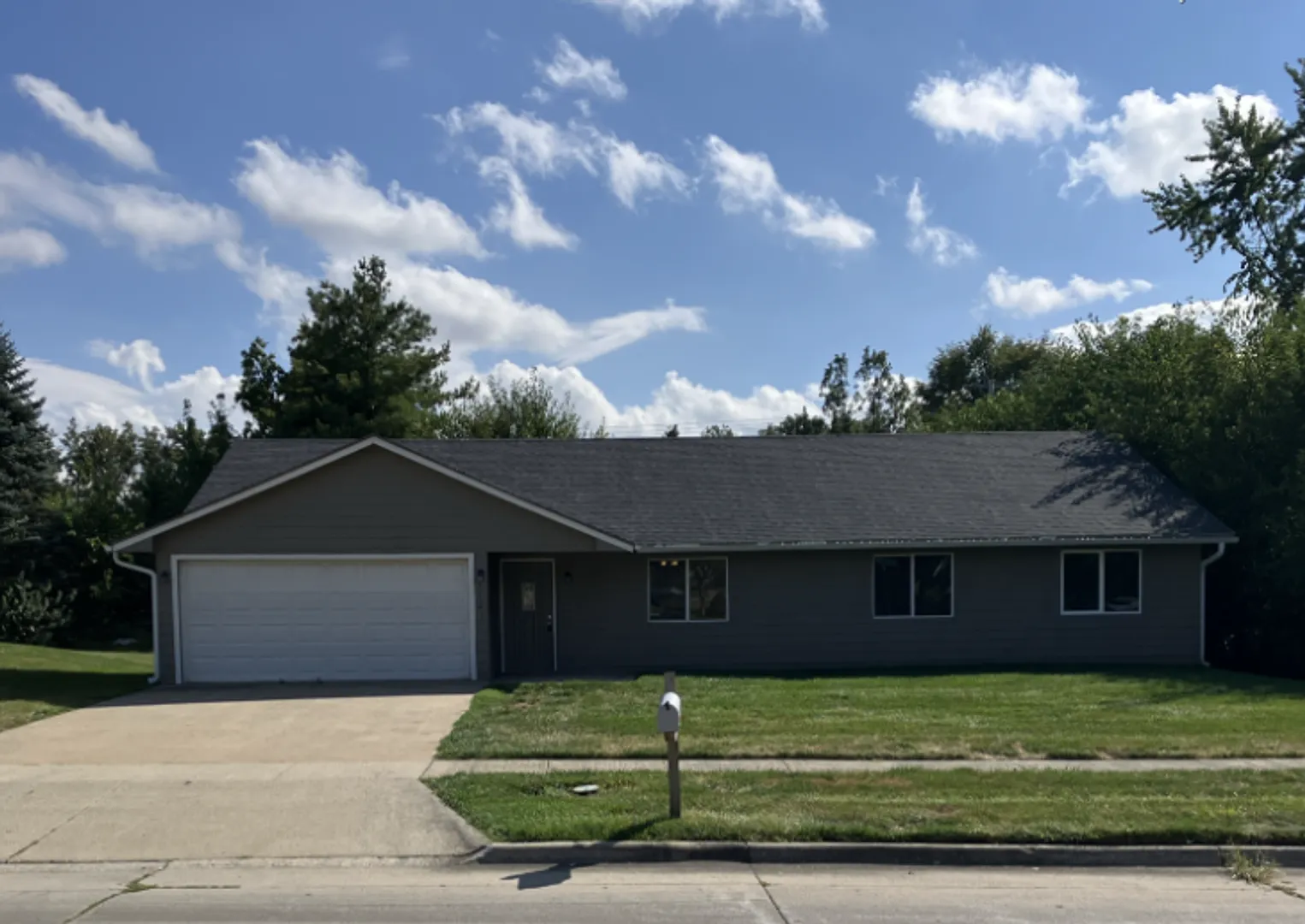 3 Bedroom Home for rent in Newton, IA — Photo 2