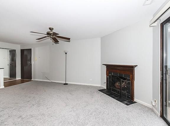 3rd image of 570 Cumberland Trl APT D