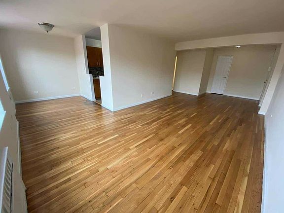 4th image of 33-02 Parsons Blvd #F4
