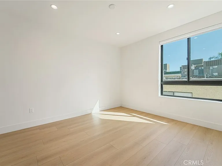 7510 Sepulveda Blvd #304 — Photo 16