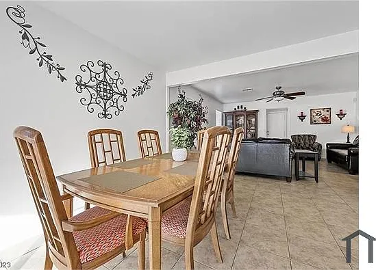 5 bed, 2167 sqft, $3,267 — Photo 4