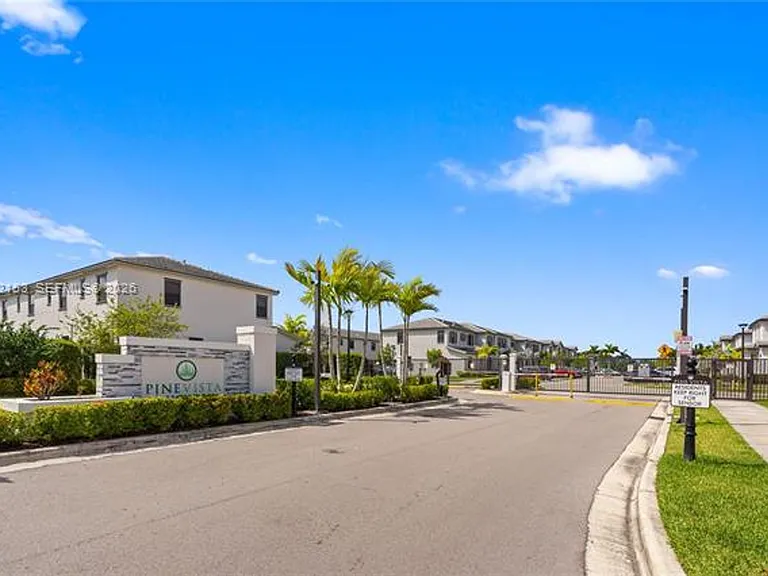 28500 SW 133rd Path #Townhouse 28500 — Photo 34