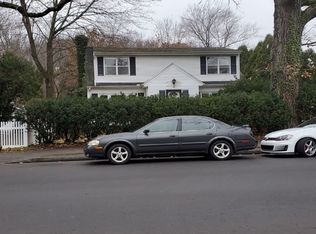 78 Sinawoy Rd, Cos Cob, CT 06807